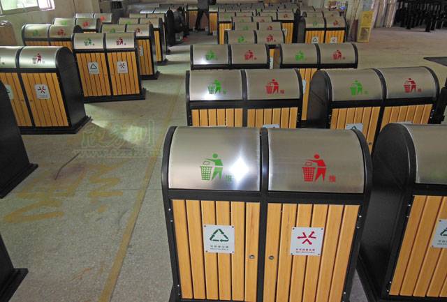 推蓋環(huán)保鋼木分類(lèi)垃圾桶工廠生產(chǎn)圖